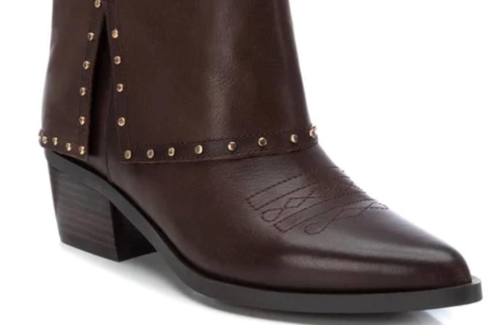 Botas western Carmela 161961 en marrón para mujer