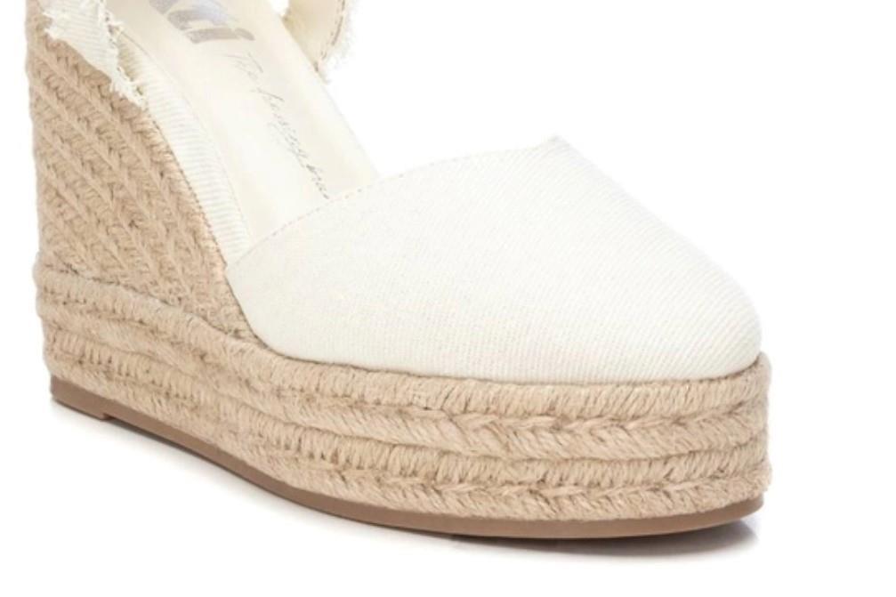 Alpargatas con cuña XTI 142760 en hielo para mujer