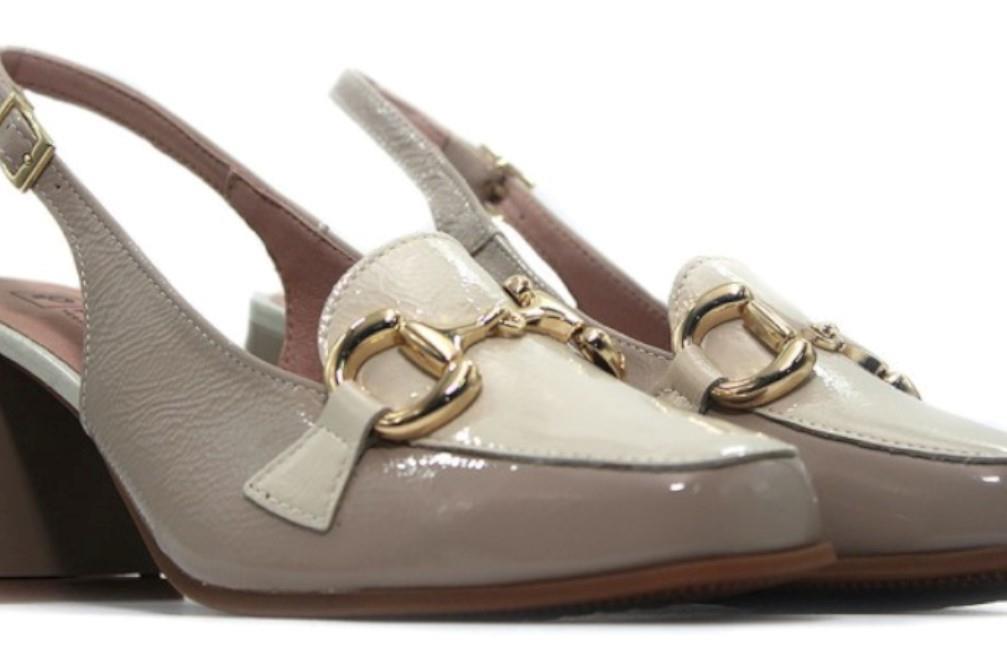 Mocasín de tacón Pitillos 5795 para mujer en color piedra