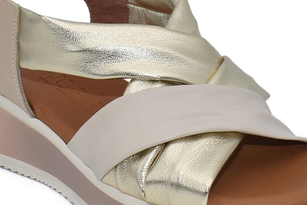 Sandalias con Cuña Media InVogue 6059 Platino Mujer | Piel, Plantilla Gel y Máximo Confort