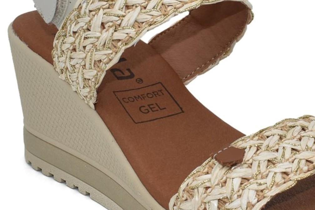 Sandalias con cuña Tekila 8463 en beige para mujer