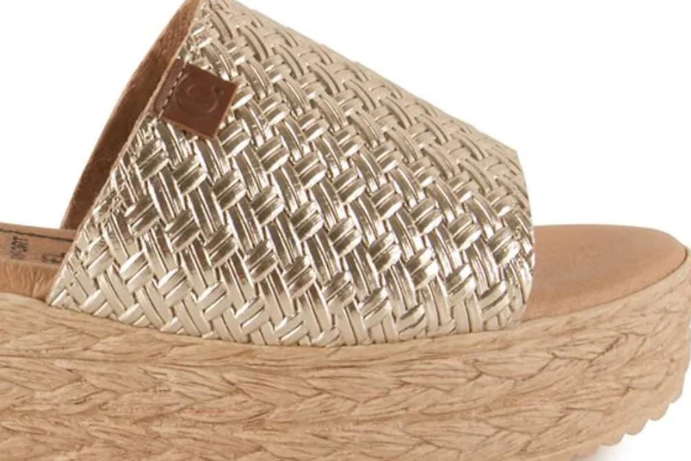 Sandalias con cuña Chamby 326 en platino para mujer