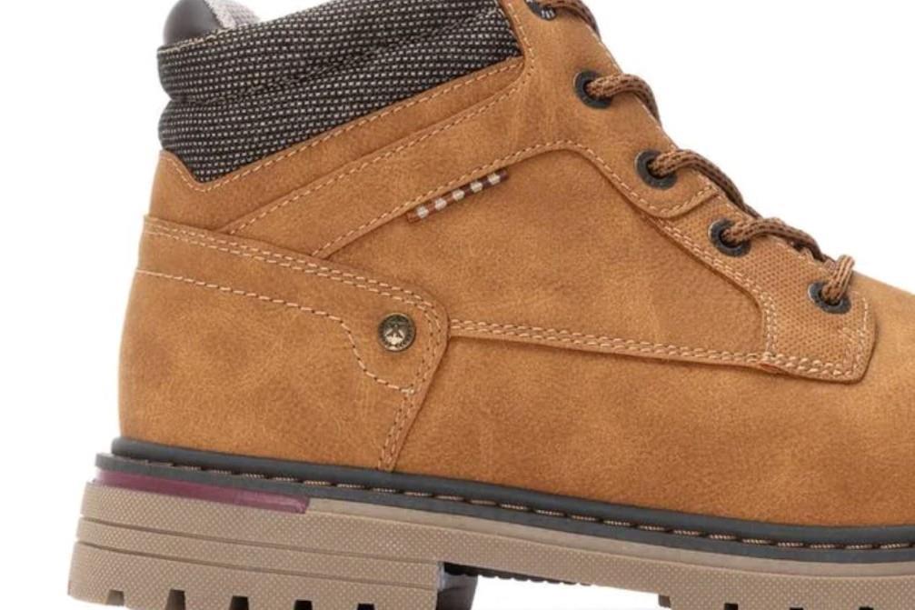 Botas con cordones XTI 144564 en color mostaza