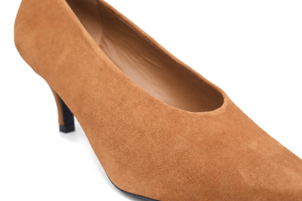 Zapatos de fiesta mujer Joni 31130 camel de tacón bajo