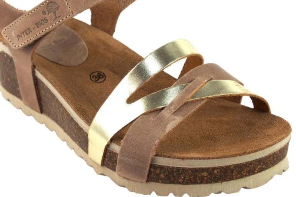 Sandalias con cuña Interbios 5803 en beige para mujer