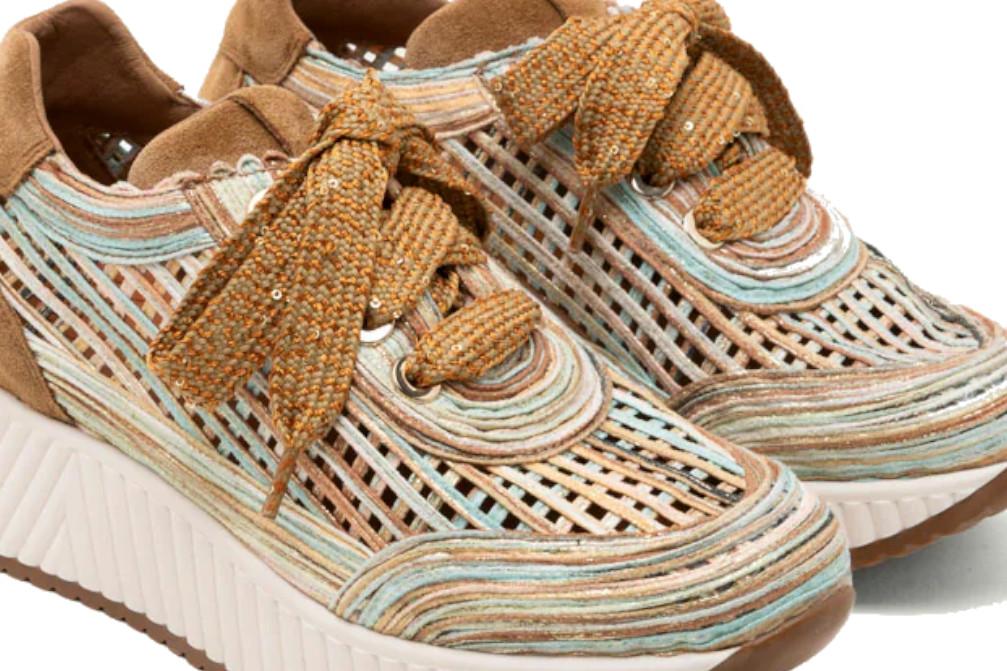 Zapatillas deportivas caladas Porronet Ines DEP500 en color cuero