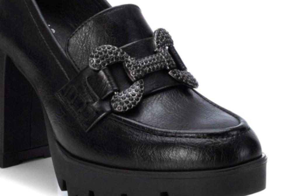 Mocasines con tacón Xti 143471 en negro para mujer