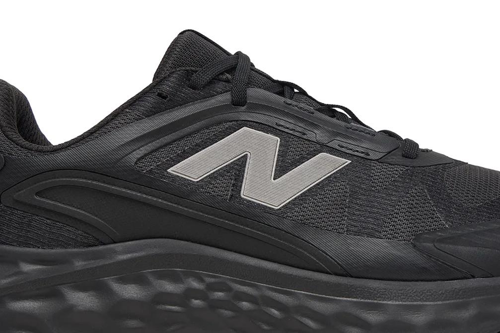Zapatillas deportivas Running New Balance Fresh Foam Arishi v4 MARIS9HW para hombre en negro