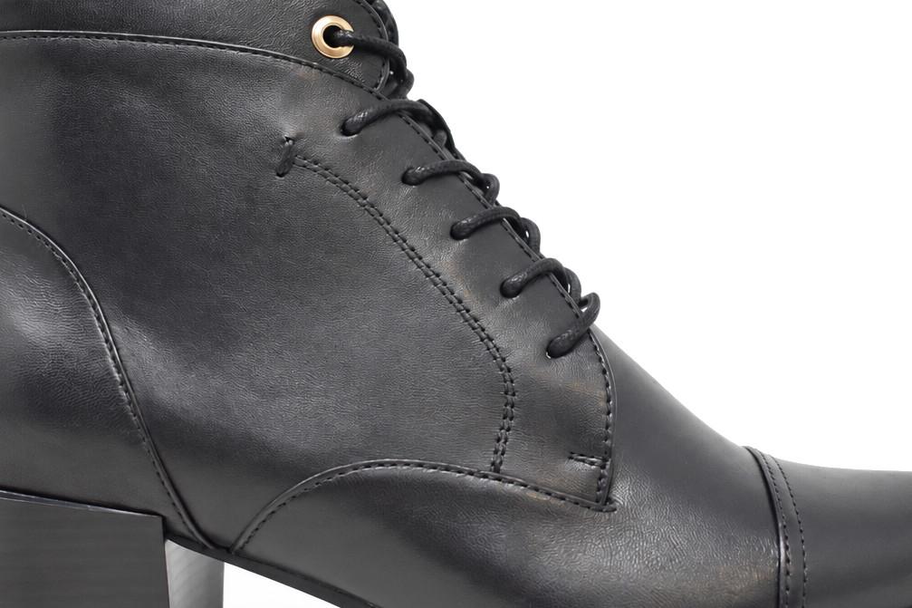 Botines de piel negros con cordones y cremallera Regarde le Ciel Jolene-36