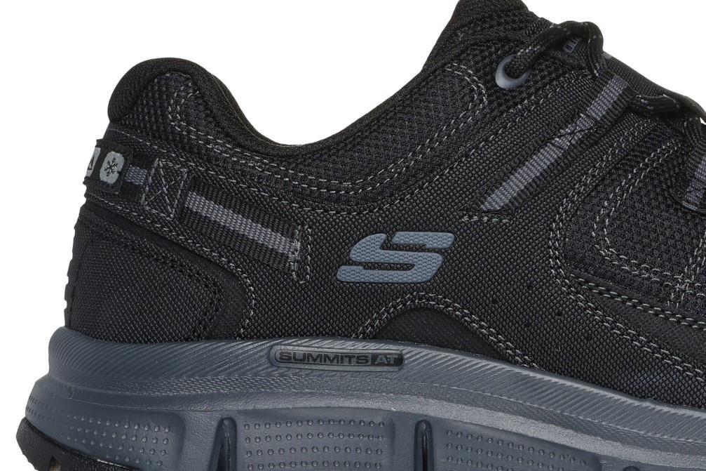 Zapatillas Skechers Summits - AT 237620 en negro para hombre