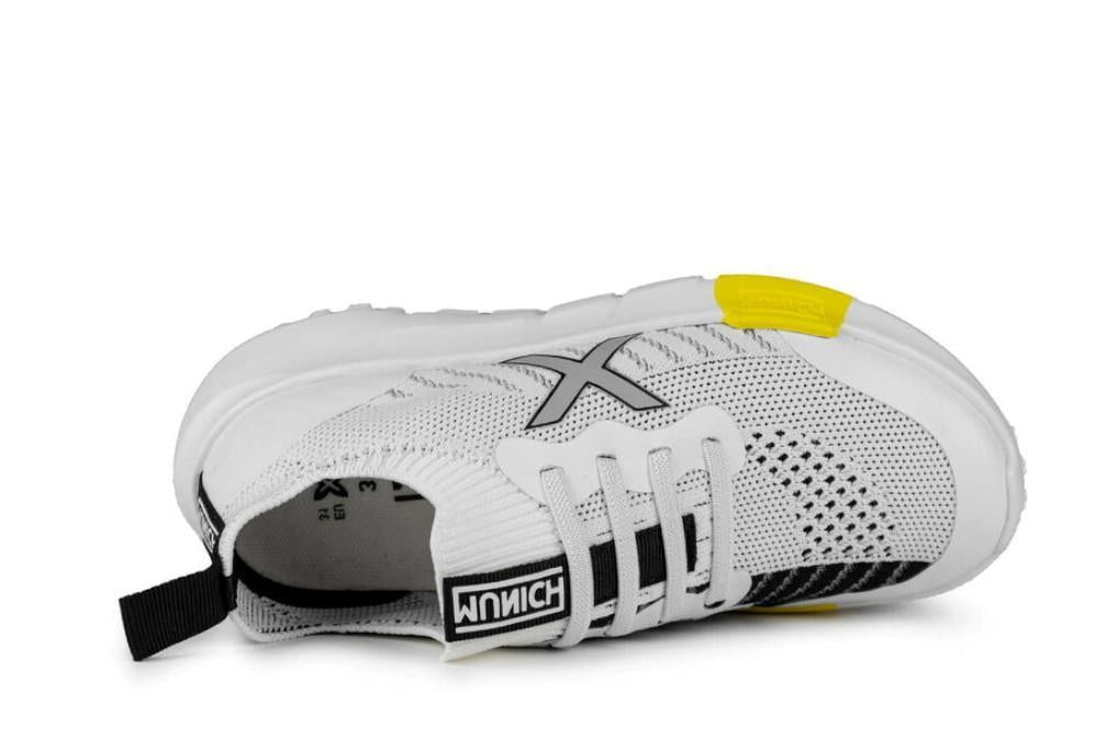 Zapatillas deportivas Munich Jony Kid 8023001 en blanco