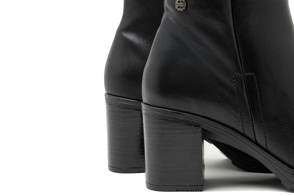 Botines con tacón Porronet Raina 4780-001 en negro