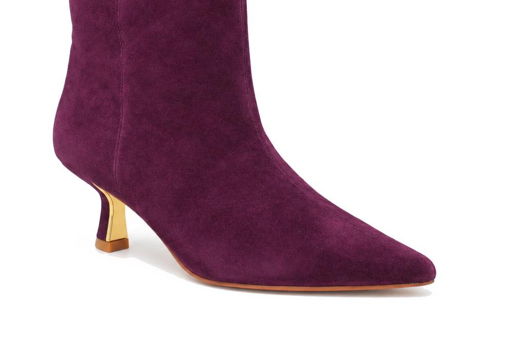 Botines de piel Alma en Pena I260391 wine con tacón metalizado