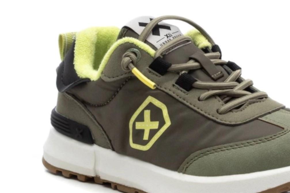 Zapatillas deportivas XTI KIDS 151078 en caqui para niño