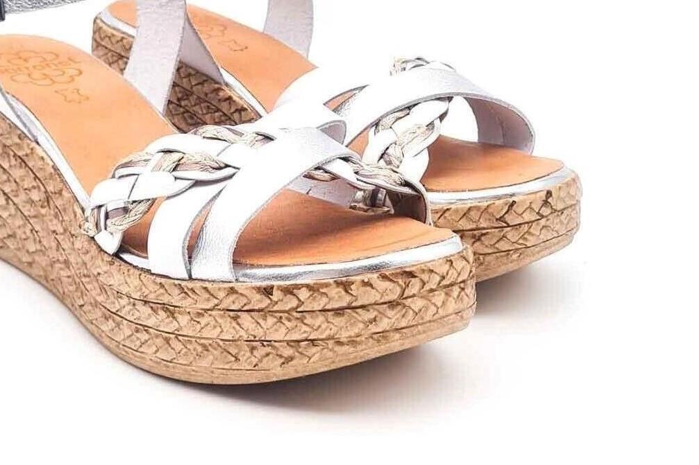 Sandalias con cuña Porronet Diana 3165 en blanco para mujer