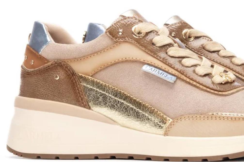 Zapatillas deportivas Carmela 162652 en color beige