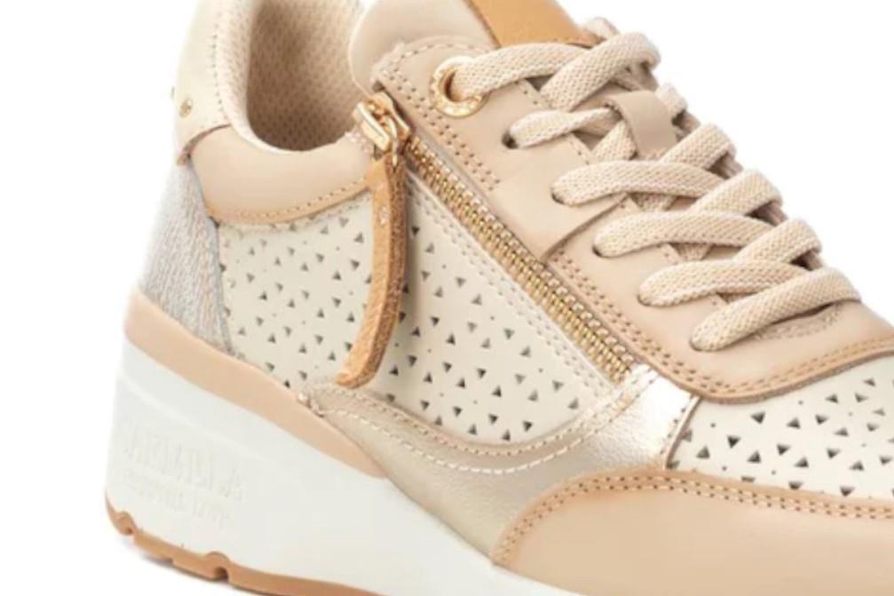Zapatillas deportivas Carmela 162281 en beige para mujer