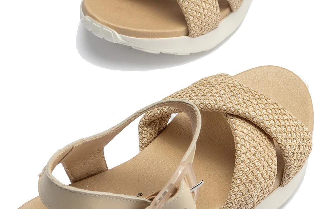 Sandalias cómodoas Pitillos 10550 en beige para mujer