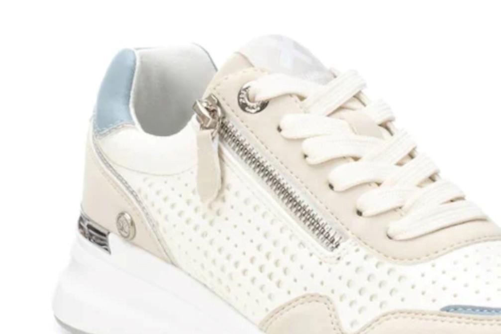 Zapatillas deportivas XTI 143990 en blanco para mujer