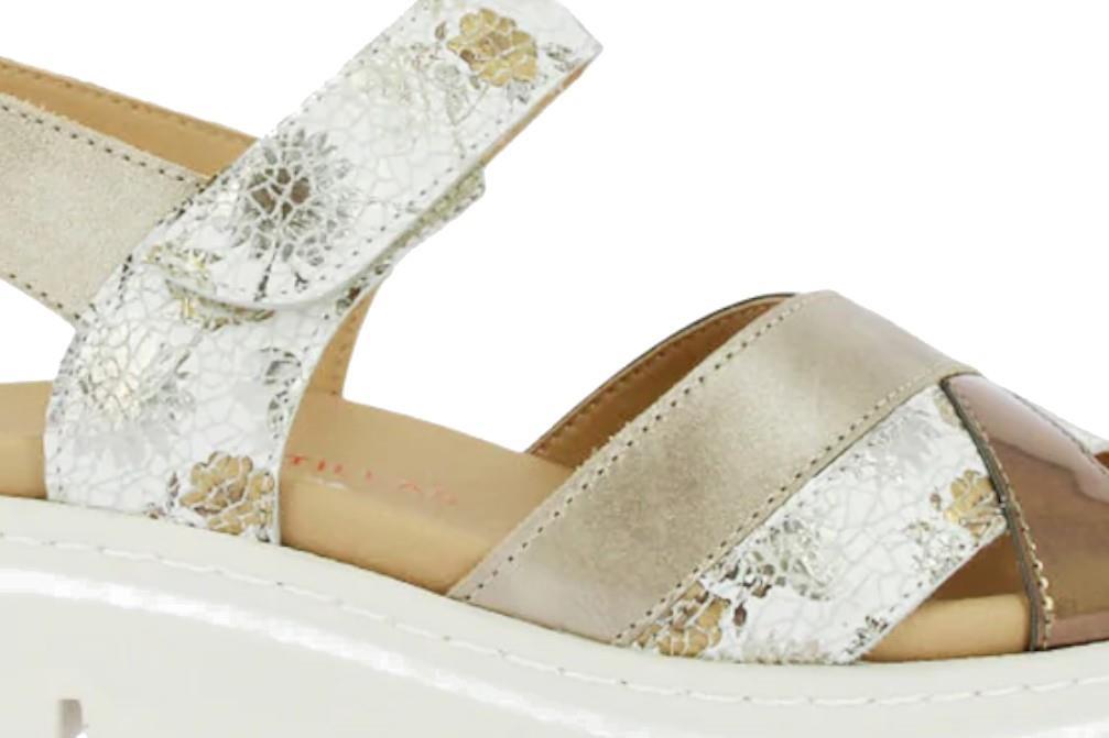 Sandalias con cuña Doctor Cutillas 36149 en beige para mujer
