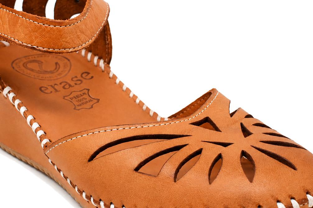 Sandalias cangrejera Erase 793-70 cuero para Mujer con Cuña y Puntera Cerrada Calada | Merceditas de Piel