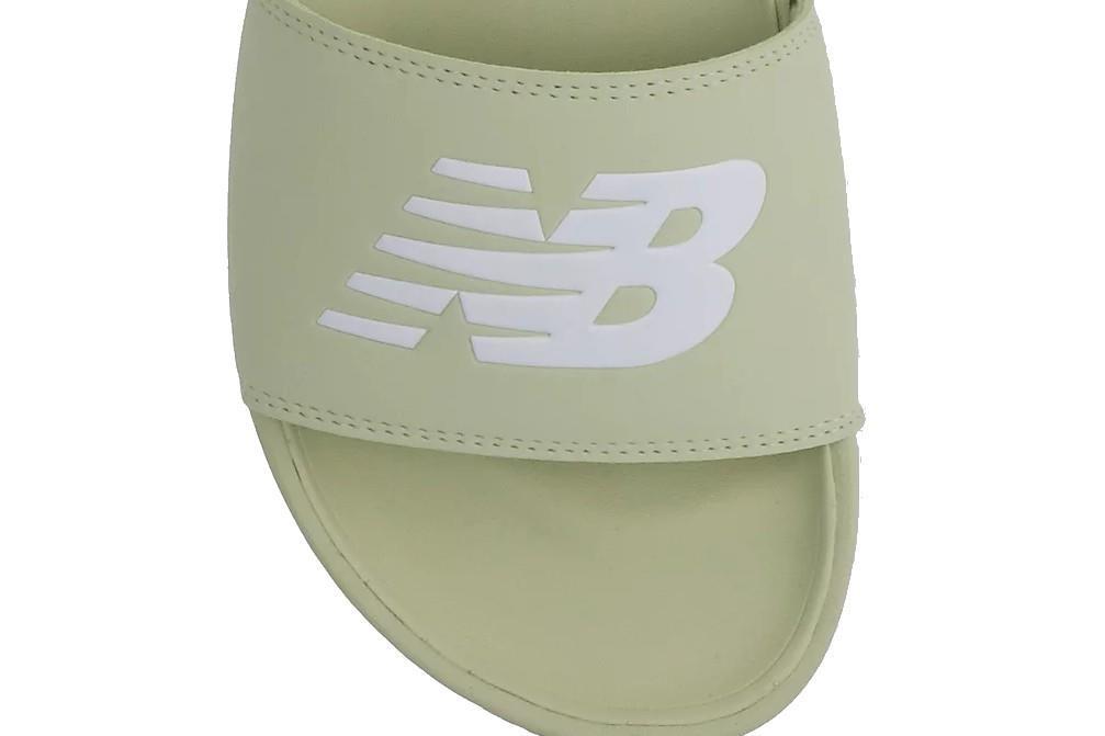 Chanclas de piscina New Balance 200 SWF200D2 en oliva para mujer