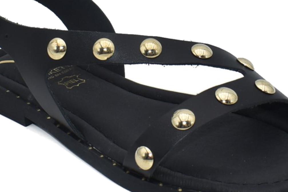 Sandalias Planas de Piel Cokketa 145 en negro con Hebilla para Mujer