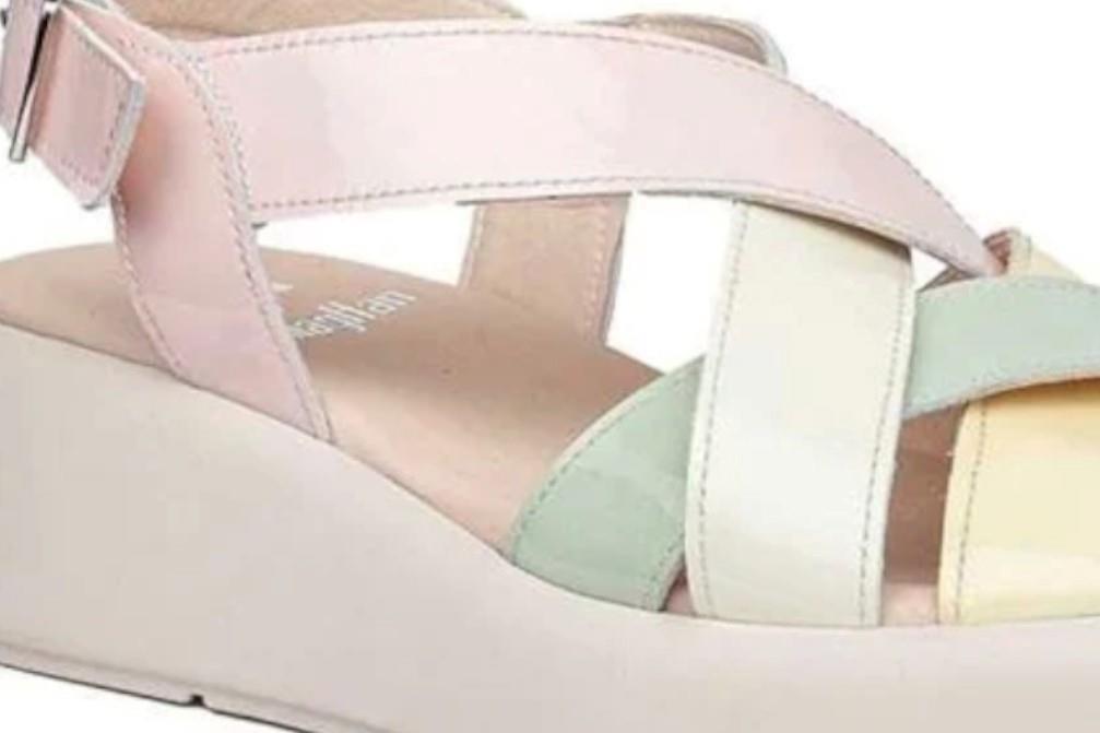 Sandalia con cuña Callaghan 35001 Ancona en crema