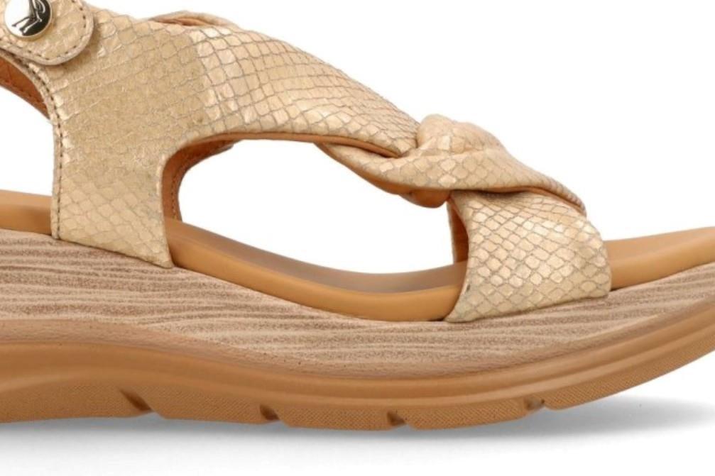Sandalia con cuña Paula Urban 26-614 en platino para mujer