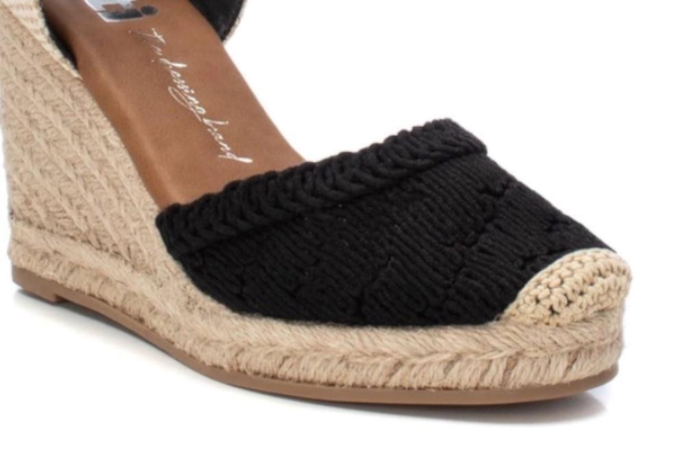 Alpargatas XTI 142335 en negro para mujer