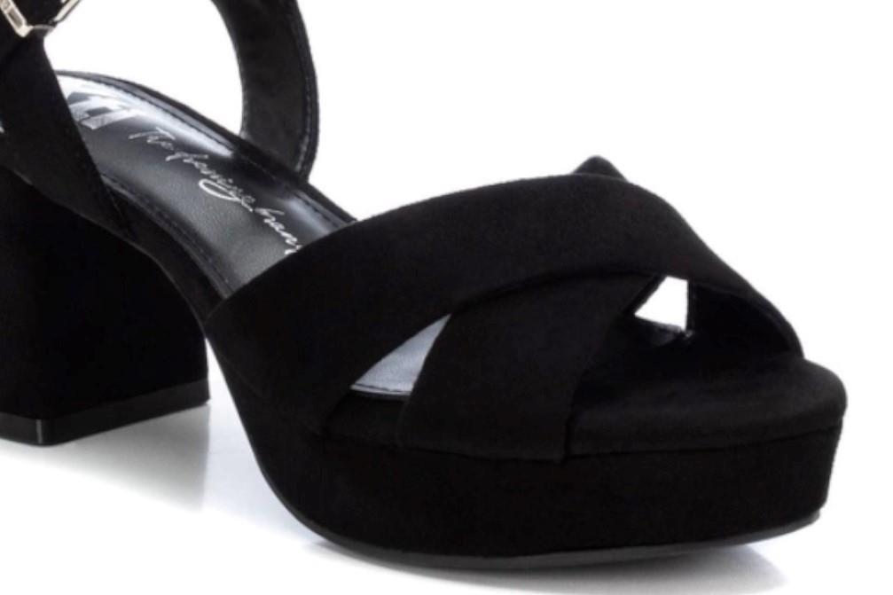 Sandalias XTI 142359 en negro para mujer
