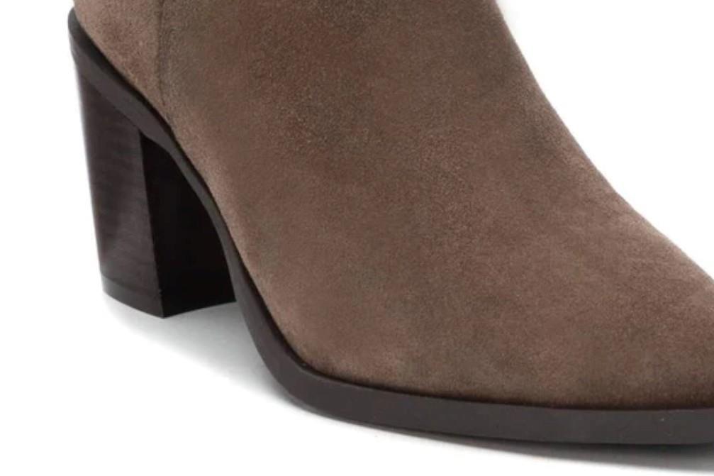Botines con tacón Carmela 161895 en taupe para mujer