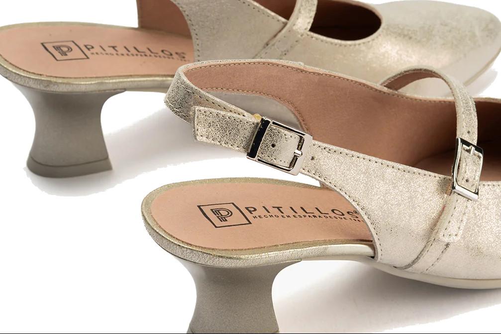 Zapato de fiesta salón destalonado Pitillos 11183 oro en piel con tacón medio