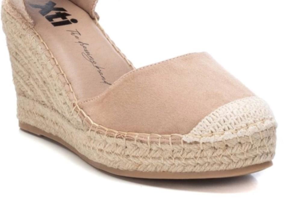 Alpargatas XTI 142832 en beige para mujer