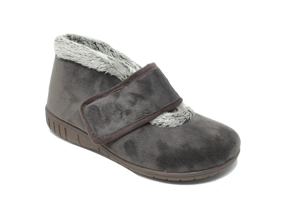 Zapatillas de casa Calusa 990 en marrón para mujer
