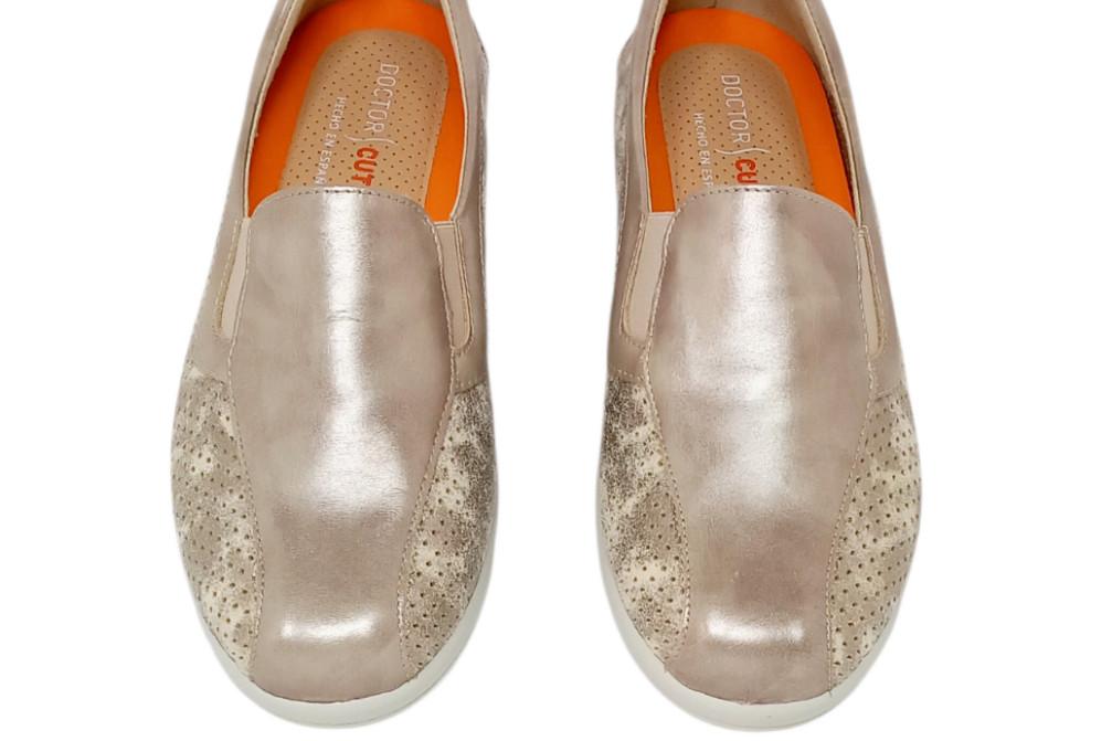 Mocasines Cómodos Mujer Dr. Cutillas 43646 Dorado Champán | Horma Ancha, Memory Foam y Cuña Ligera