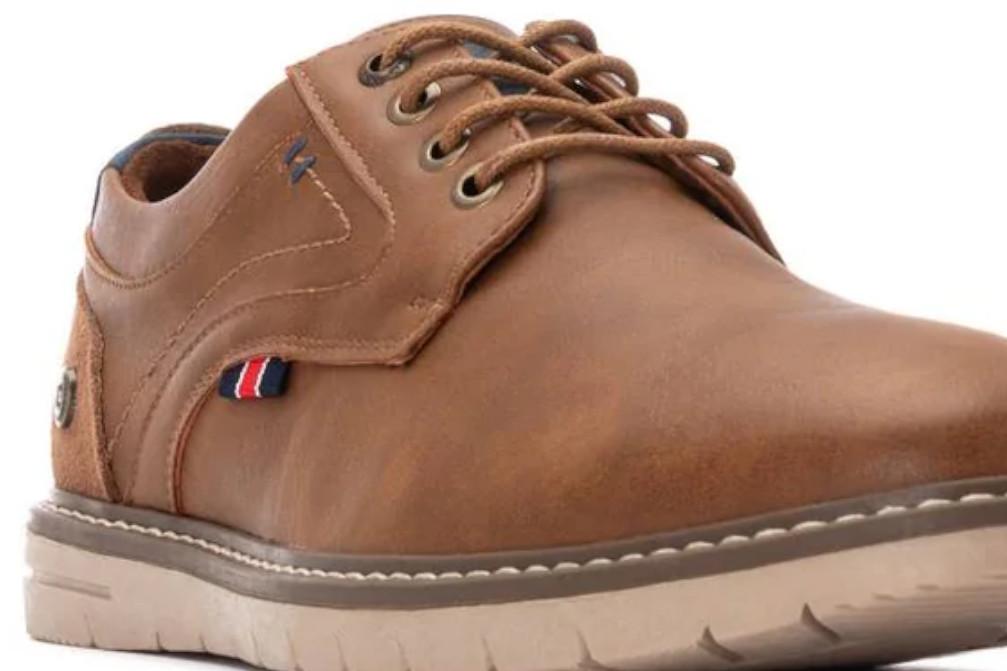 Zapato blucher para hombre XTI 144559 en camel con Cordones y Suela Antideslizante