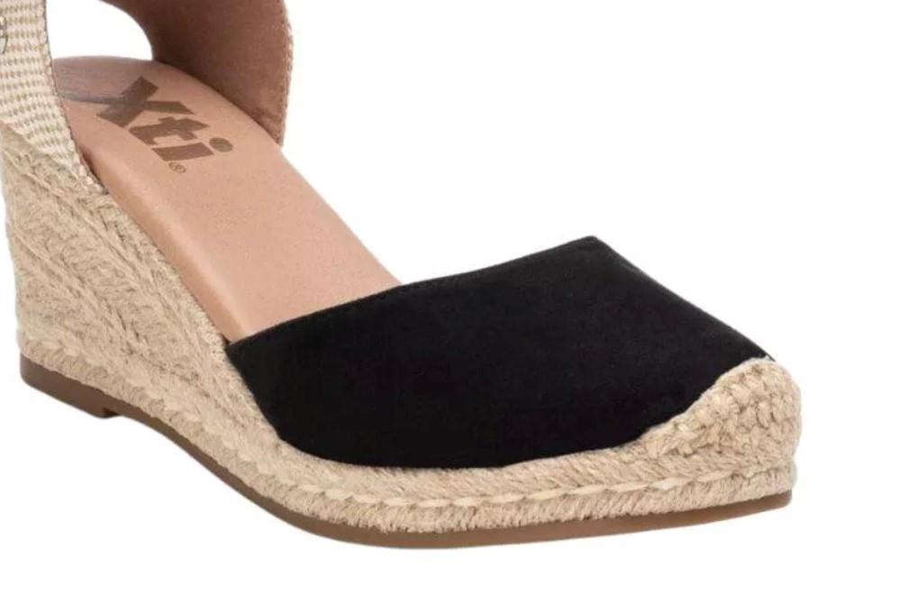 Alpargatas con cuña XTI 140746 en negro para mujer