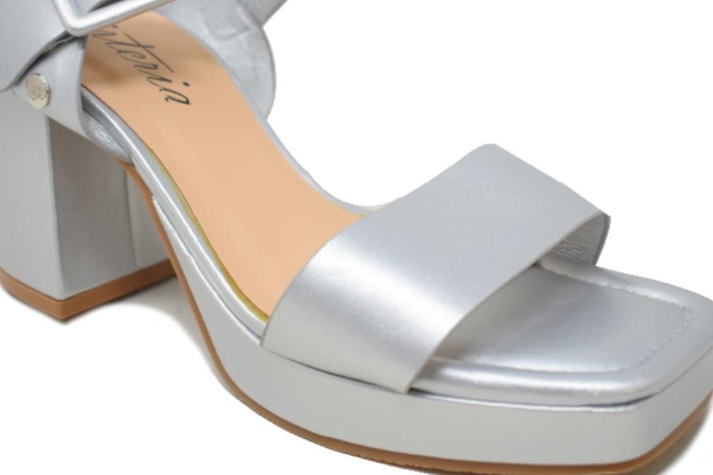 Sandalias de fiesta Isteria 23039 para mujer en plateado