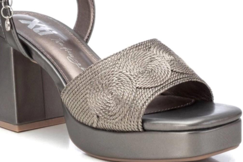 Sandalias tacón XTI 142845 en plomo para mujer