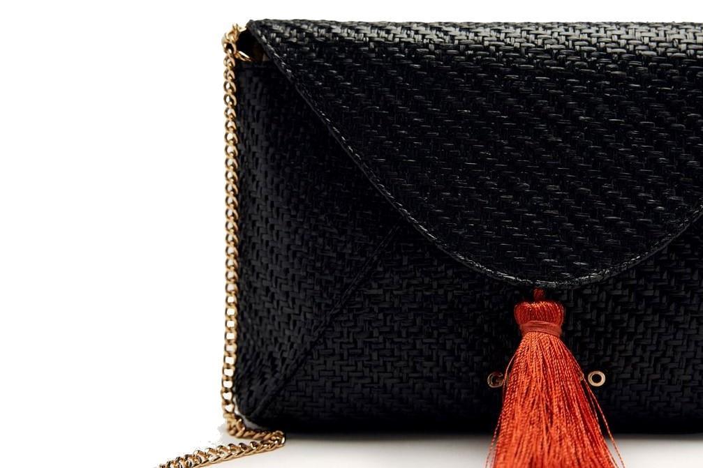 Bolso bandolera de rafia con flecos TRUMBULL 75496 en negro