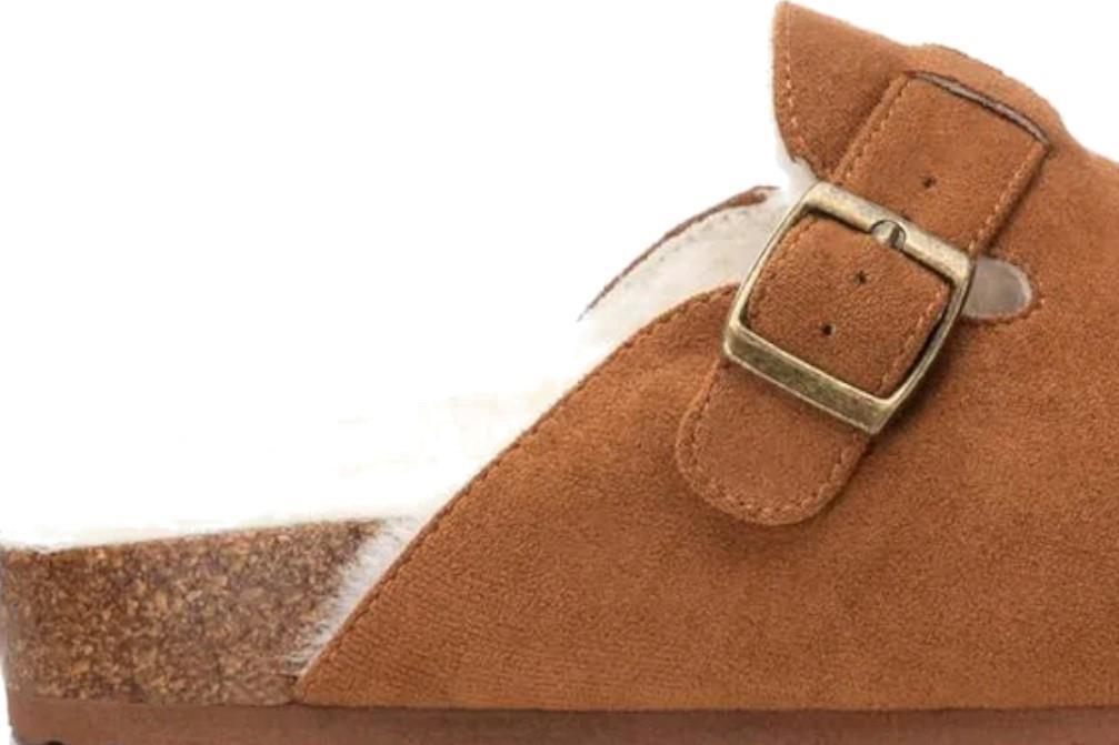 Zueco con pelo XTI 143240 en camel