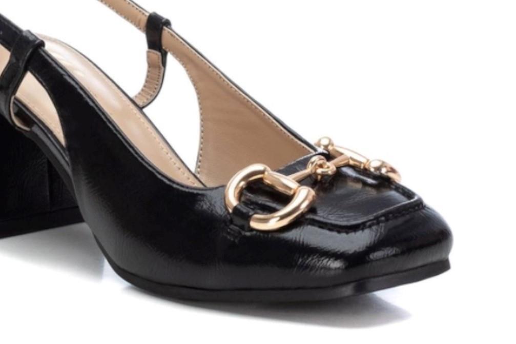Salón destalonado XTI 142343 en negro para mujer