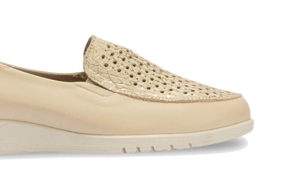 Mocasín Pitillos 20102 en crema para mujer