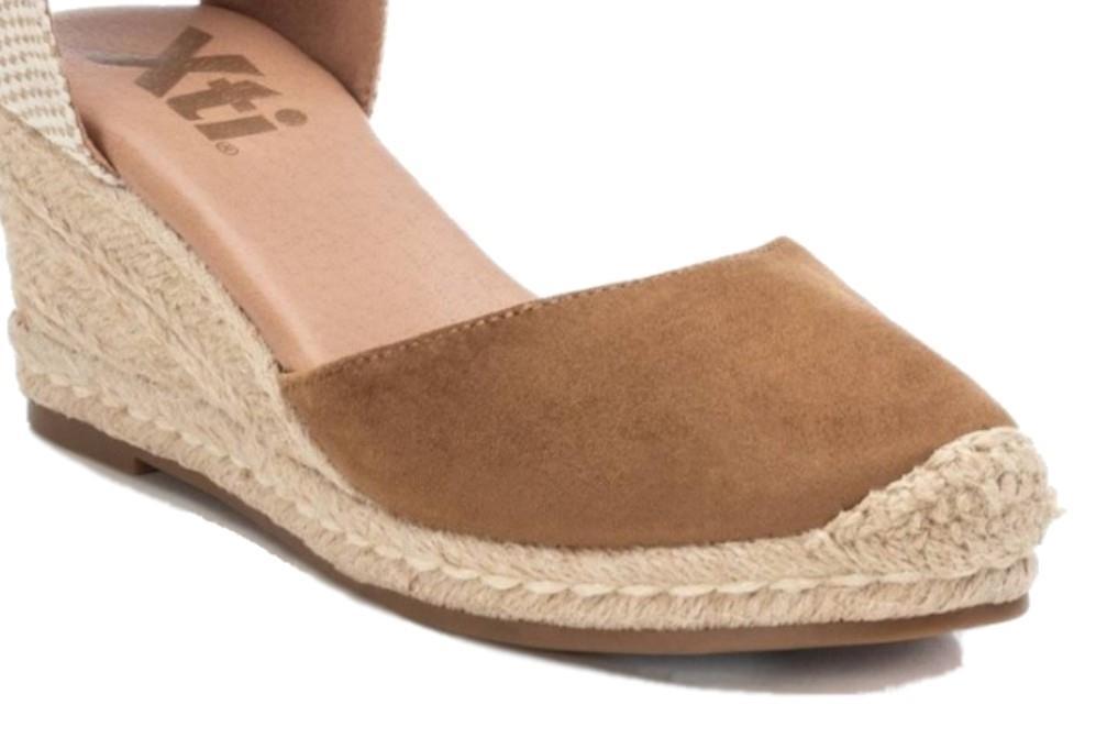 Alpargatas con cuña XTI 140746 en taupe para mujer