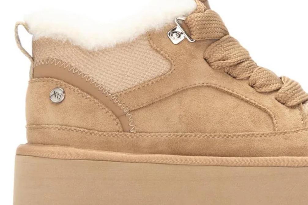 Zapatillas snow XTI 144338 en color beige