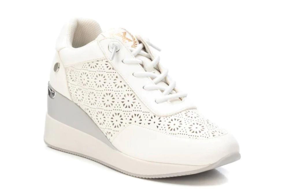 Zapatillas deportivas con cuña XTI 143776 en blanco