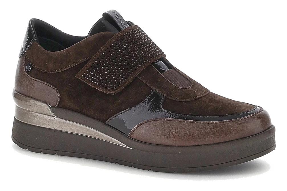 Zapatos mujer Stonefly Cream 68 café con tira adherente y strass