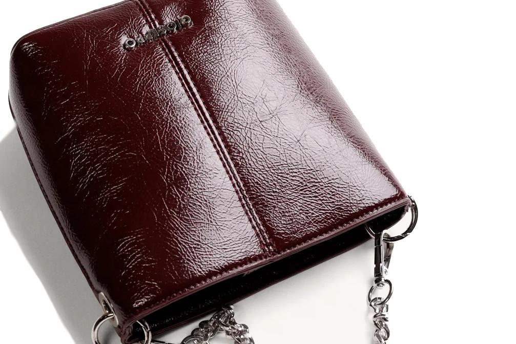 Bolso bandolera Bucket Gioseppo 80652 en burdeos para mujer con Cadena