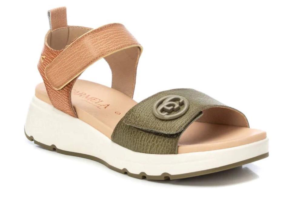Sandalias Carmela 162309 en caqui para mujer